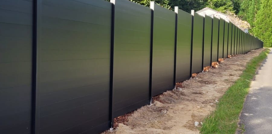 Modern Aluminum Privacy Fence in Poulsbo