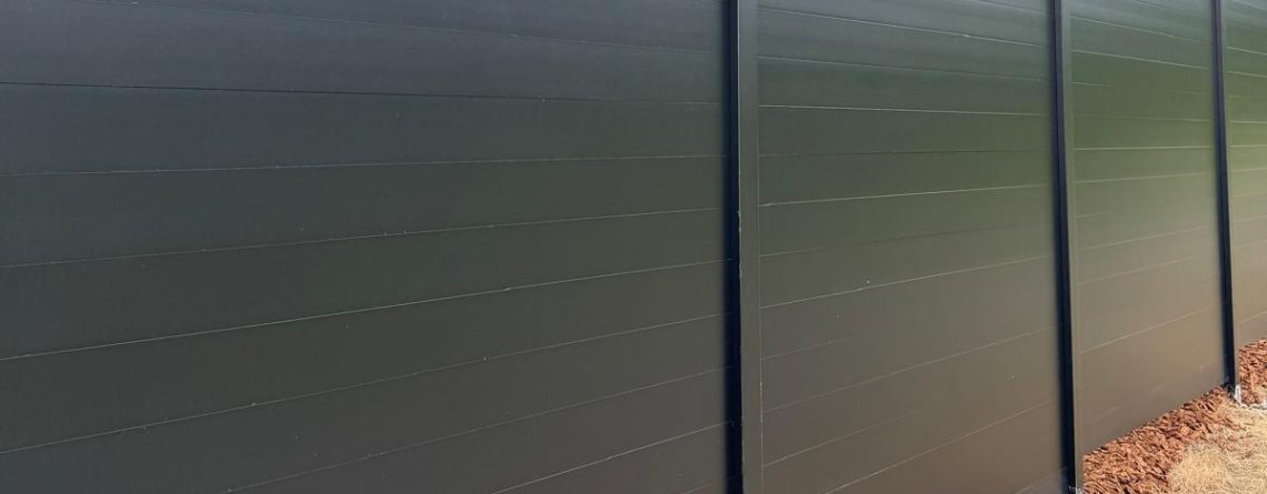 modern aluminum privacy fence
